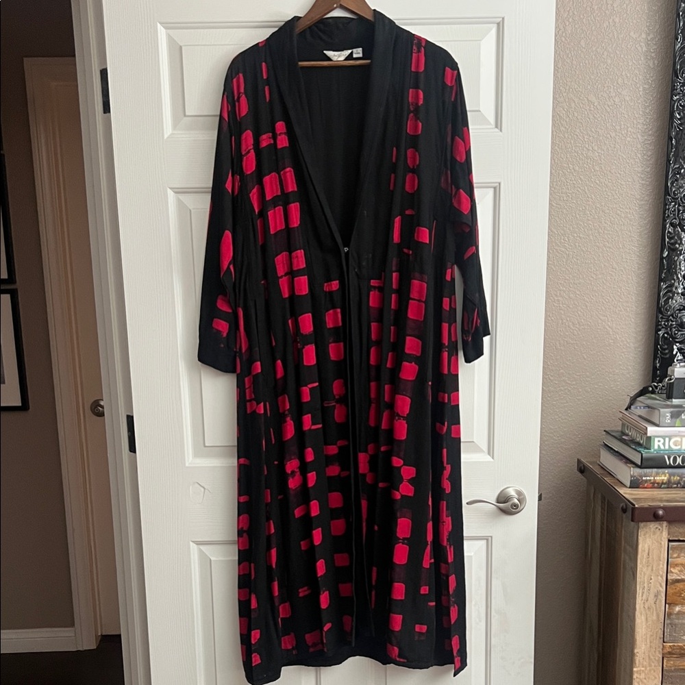 Chic Black and Red Women's Duster